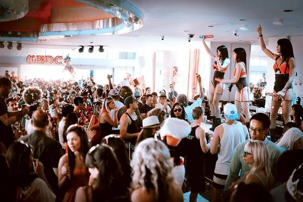 Ghostbar Dayclub Crowd