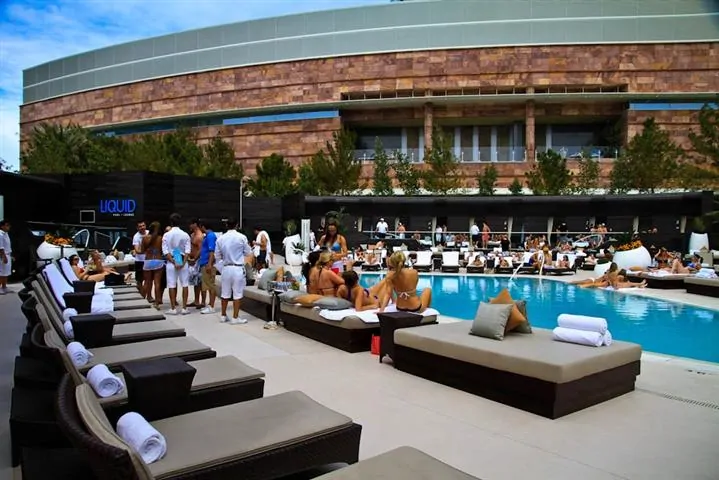 Liquid Pool party, Free Entry, Guestlist, Table deals