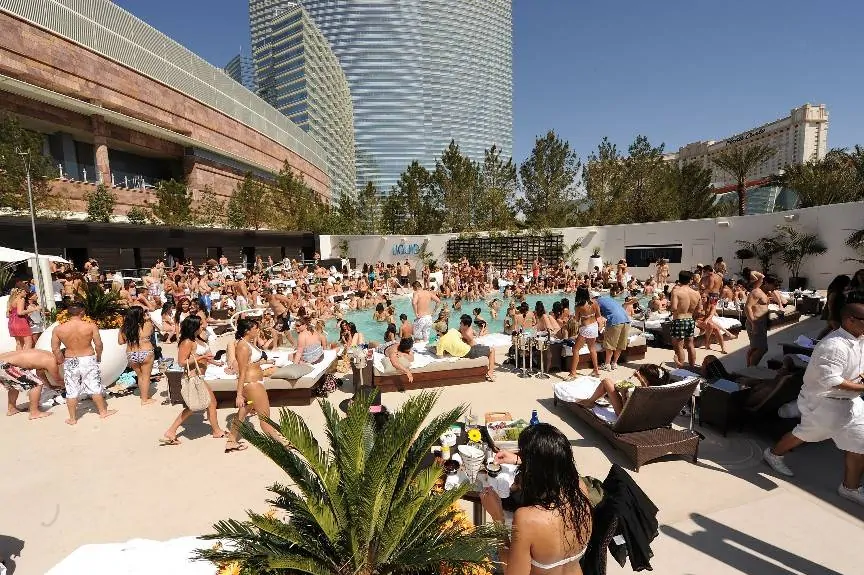 Liquid Pool party, Free Entry, Guestlist, Table deals